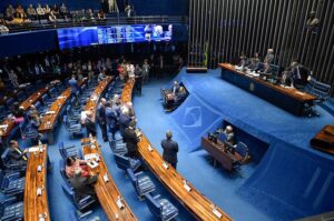 Senado é casa legislativa com menor proporção de candidatos negros nas últimas três eleições