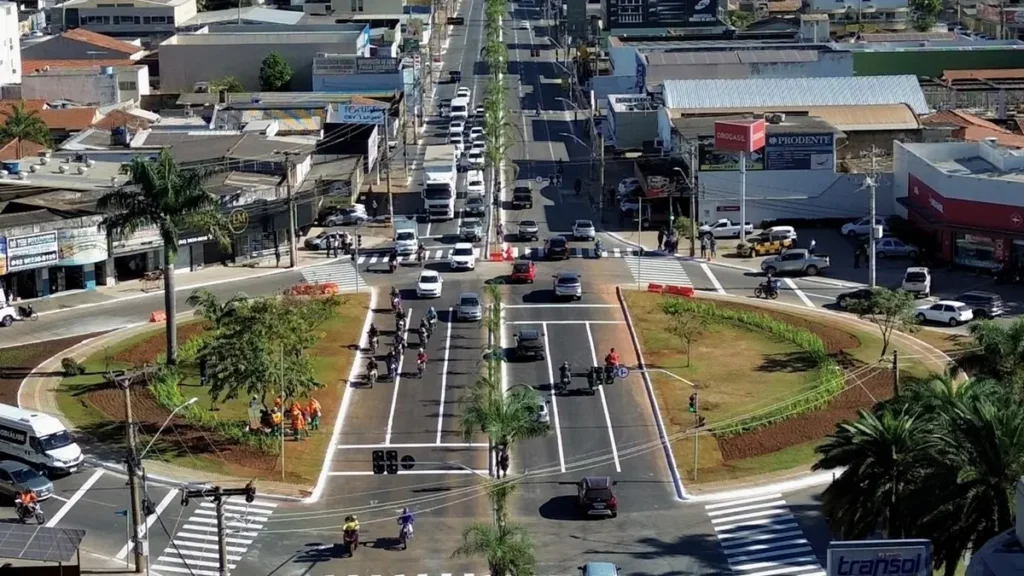 Prefeitura de Goiânia entrega obras na Praça Ciro Lisita