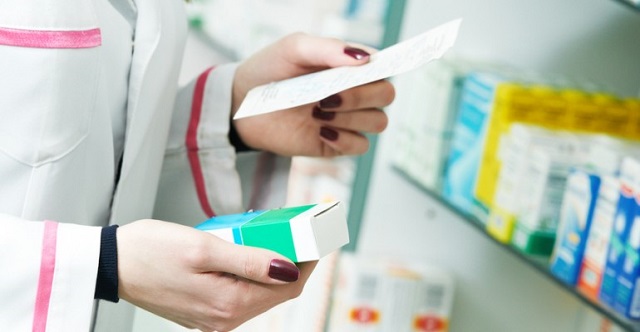 Filas e problemas no agendamento para retirada de medicação