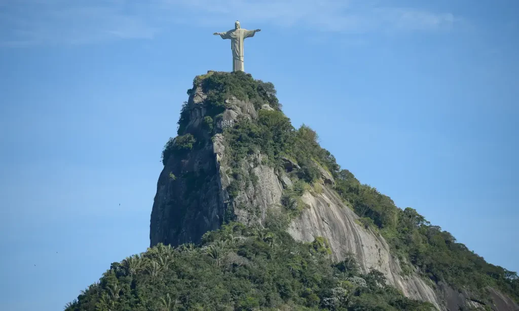 Cristo Redentor terá escadas e elevadores modernizados