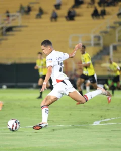 Anápolis vence a primeira fora de casa com goleada