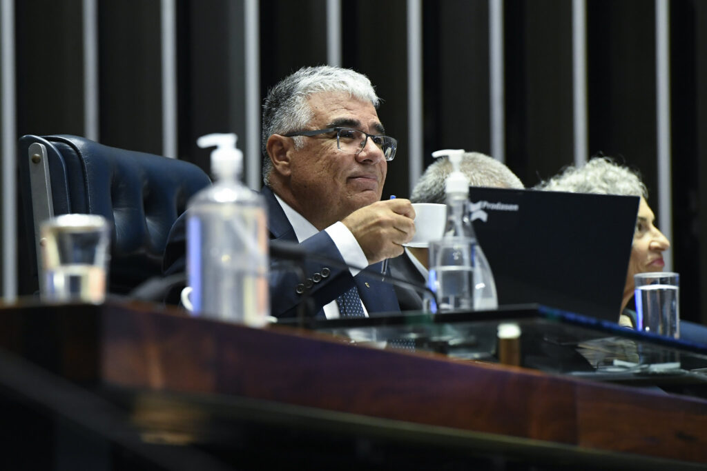 Girão defende fim das bets e cobra transparência no Ceará