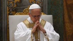 Vaticano expressa ‘profunda dor’ por ordenação não autorizada de bispos