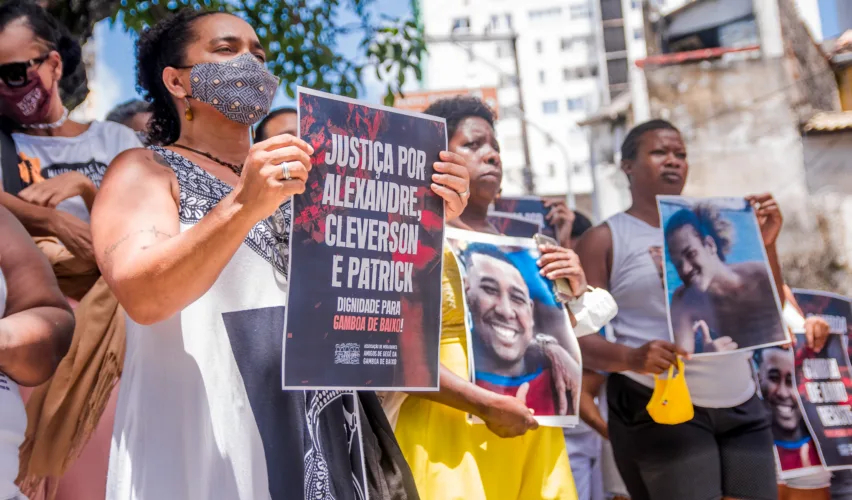 Justiça manda a júri três policiais acusados de matar jovens na Gamboa, em Salvador