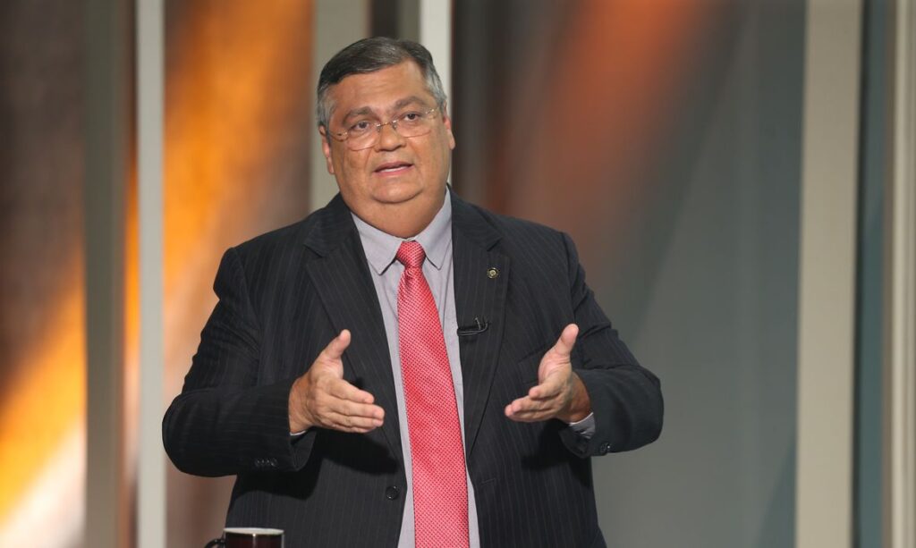 Dino critica ‘cota’ de emendas de terceiros e dá 30 dias para explicações