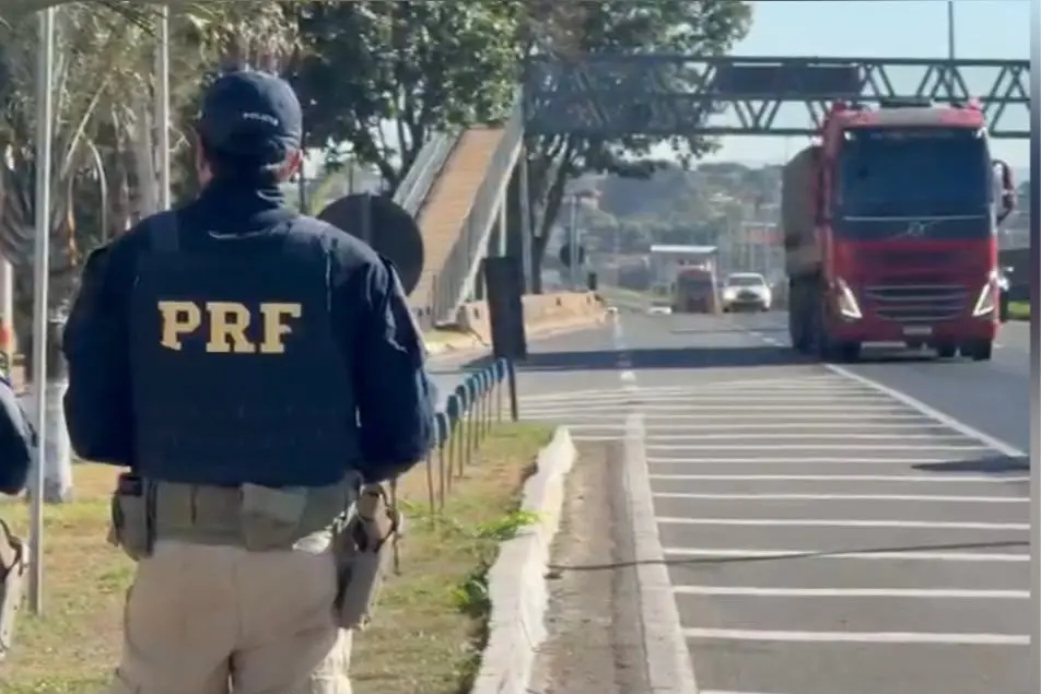 PRF intensifica fiscalização nas rodovias de Goiás