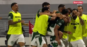 Kadu e Cadu marcam, e Goiás vai vencendo o CRB ainda no 1º tempo