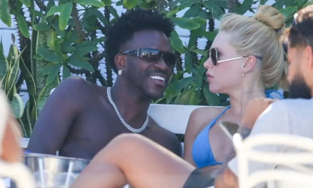 Virginia e Vini Jr. trocam beijos em praia ao reatarem namoro; fotos