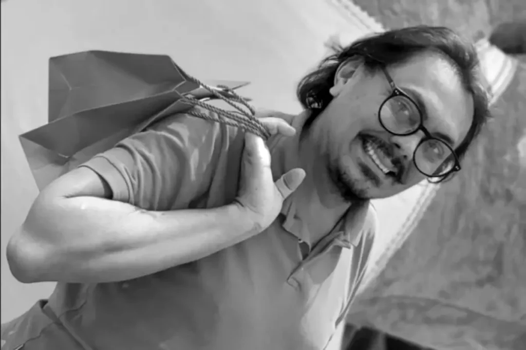 Conheça a trajetória do jornalista Delson Carlos, morto aos 52