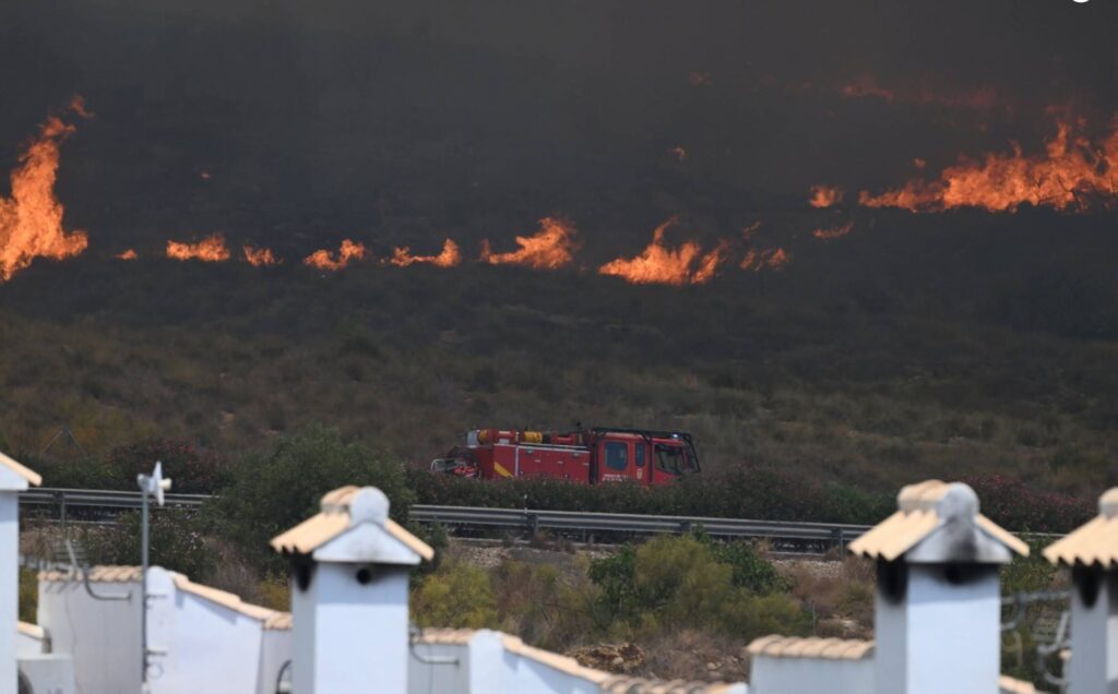 Pelo menos 12 mortos e 23 desaparecidos em incêndio no sul da Espanha