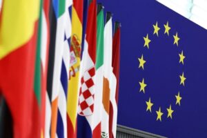 UE adota novas regras contra ‘químicos eternos’ e embalagens plásticas