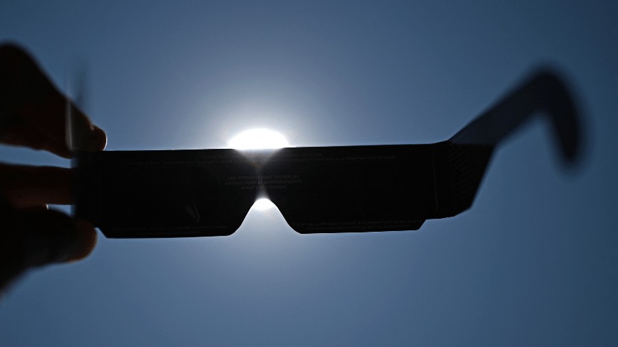 Óculos para observar eclipse apresentam ‘irregularidades’ na França