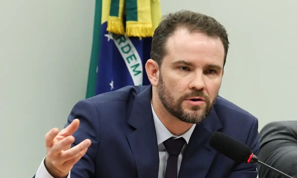 Durigan atribui alta da dívida aos juros, não aos gastos