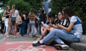 Saeb 2025 aponta recuperação na aprendizagem, mas matemática segue desafio