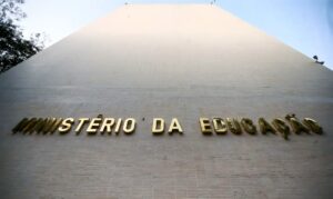 MEC prepara plano e metas após avanço histórico do Ideb