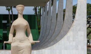 STF retoma julgamento sobre mudanças na Lei da Ficha Limpa