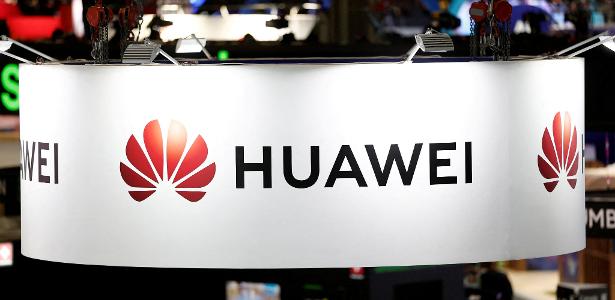 Lucro da Huawei cai 36% no semestre com alta de custos e gastos em IA