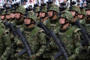 Japão considera necessário reforçar suas forças armadas com ‘urgência’