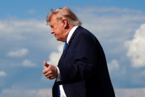 Trump nega escassez de munições e ameaça quem sugere o contrário