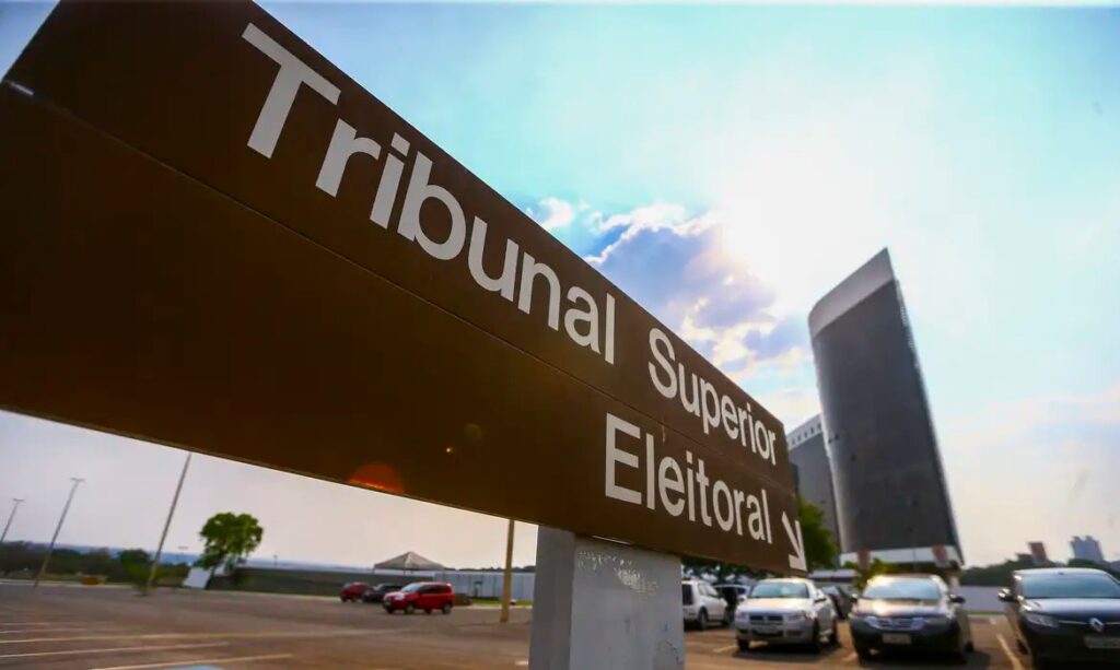 TSE barra recomendação algorítmica de candidatos nas redes