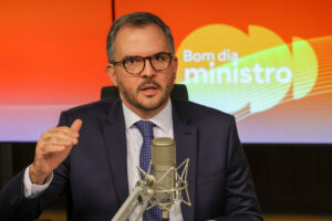 Brasil busca investimento chinês para projetos de infraestrutura; ministro inicia agenda