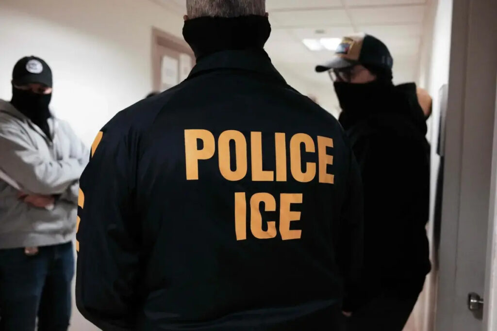 ICE prende quase 50 mil em julho e bate recorde no segundo mandato de Trump