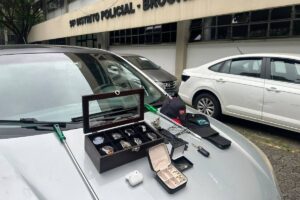 PM prende três suspeitos de roubar casa de policial civil em São Paulo