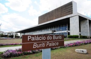 Candidatos ao GDF participam do primeiro debate das eleições neste domingo (9)