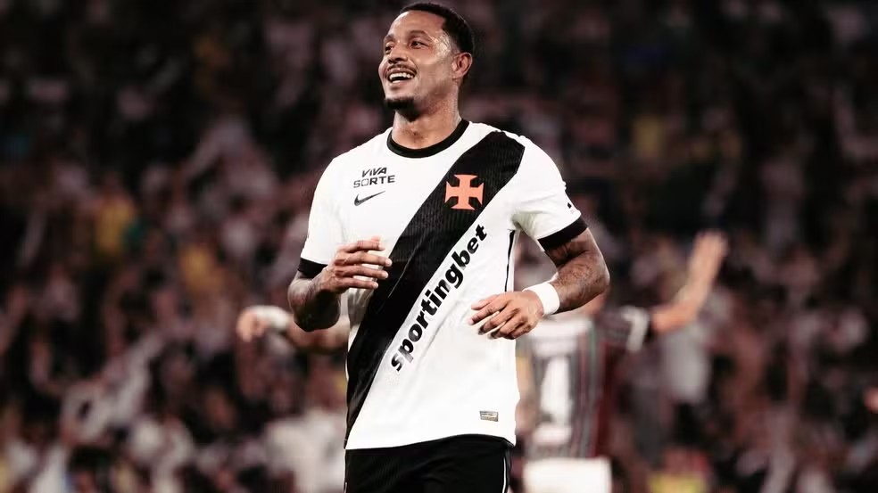 Jogador David Corrêa, do Vasco, é alvo de operação contra organização criminosa