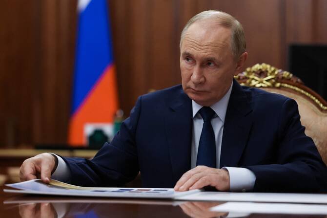 Justiça russa proíbe único partido contrário à guerra de disputar eleições parlamentares