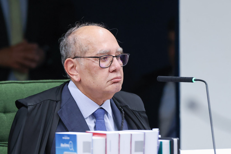 Gilmar nega ação que buscava remover “pai” e “mãe” de documentos