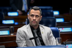 Vou buscar reunião com Marcos Pereira para viabilizar candidatura em Minas, diz Cleitinho