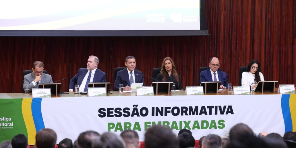 TSE apresenta sistema brasileiro de votação a embaixadores