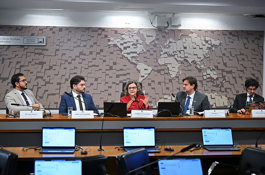 Especialistas alertam para riscos da expansão de data centers de IA