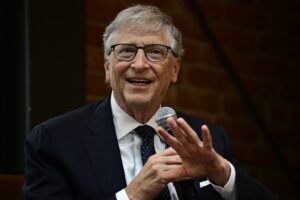 Bill Gates faz advertência sobre consequências da IA