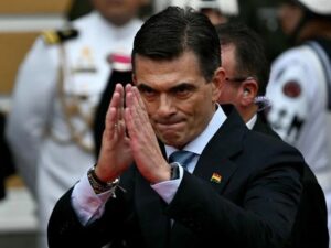 Presidente da Bolívia destitui ministro da Economia após censura do Congresso
