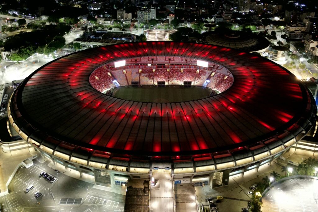 População dos 54 menores municípios do Brasil caberia no Maracanã