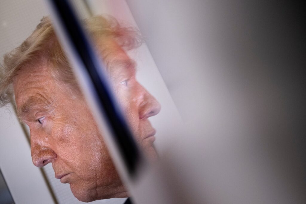 Trump assina decreto para combater ‘turismo’ de cidadania por nascimento