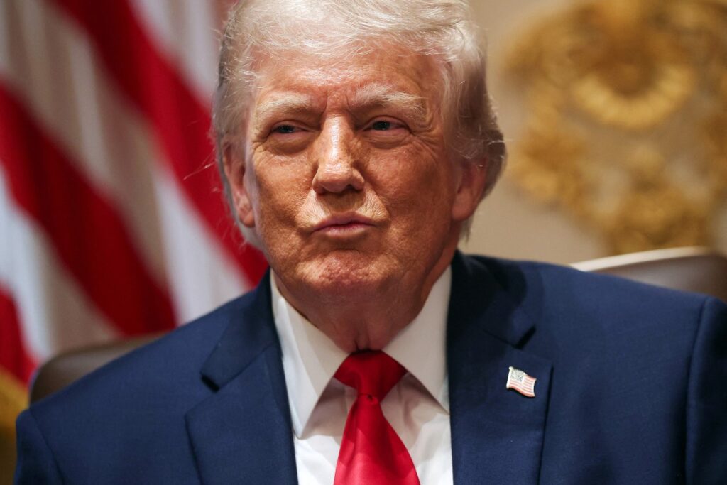 Trump diz que negociações com Irã são ‘última chance’ e que Ormuz poderia ser reaberto amanhã