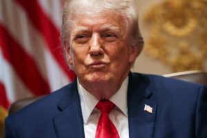 Trump diz que negociações com Irã são ‘última chance’ e que Ormuz poderia ser reaberto amanhã