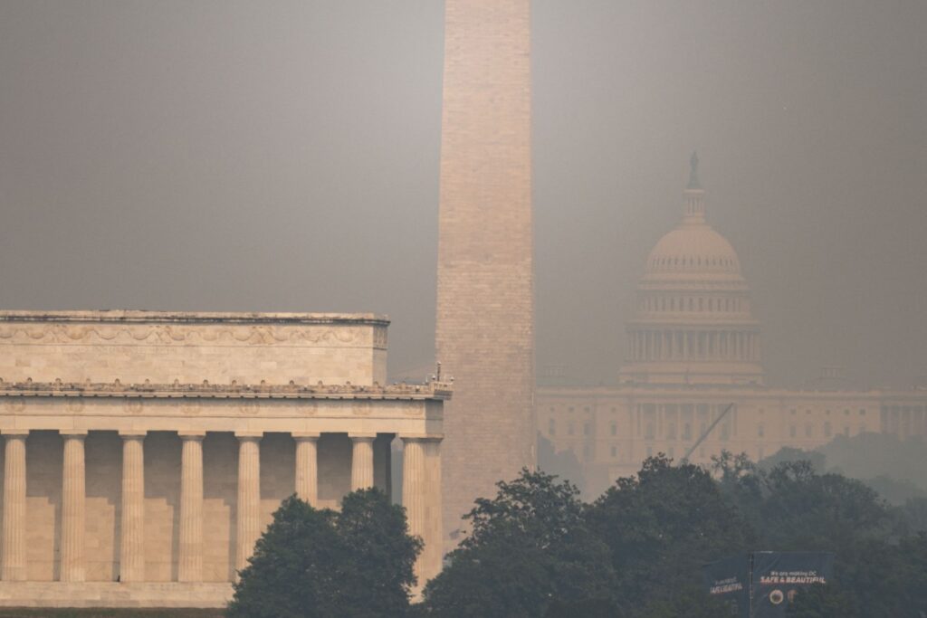 Washington declara estado de emergência devido aos incêndios e moradores precisam deixar casas