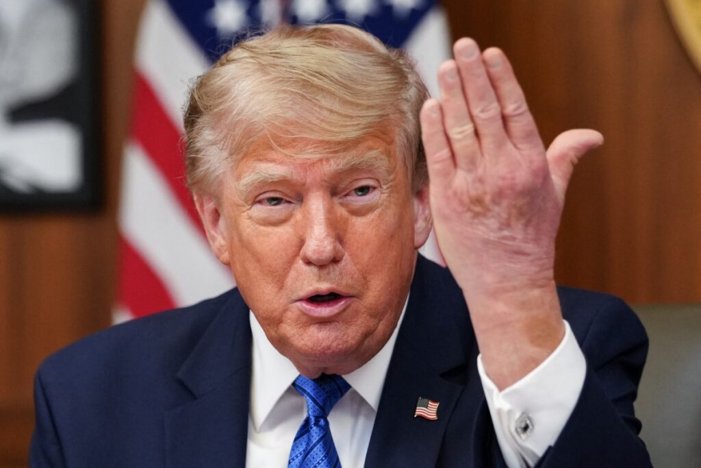 Trump publica imagem de IA com menção a 3º mandato, proibido nos Estados Unidos