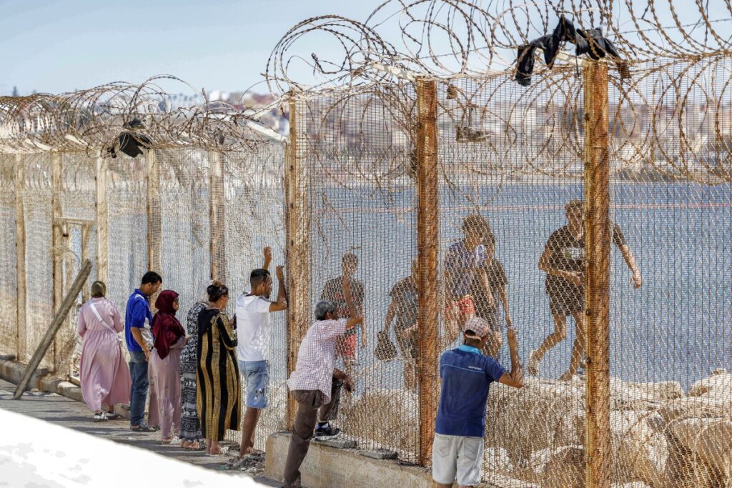 Sobe para 72 o número de migrantes do Marrocos mortos em tentativa de entrar em Ceuta