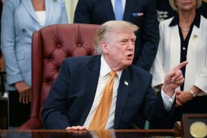 Trump assina decreto para mudar nome do Lago Ontário para ‘Lago América’