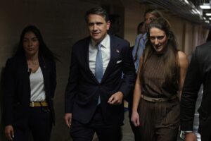 Senado dos EUA aprova Todd Blanche como procurador-geral em votação apertada