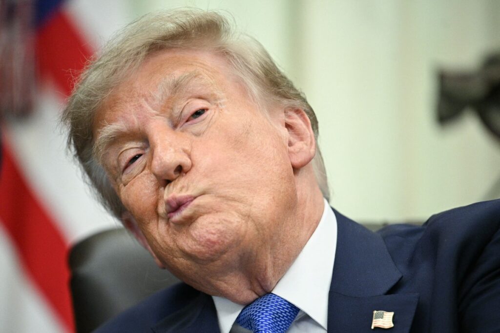 Trump flexibiliza importação de carne para conter inflação nos EUA