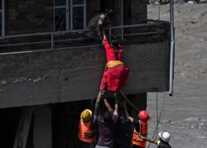 Sobe para 579 o número de mortos em deslizamentos de terra no Nepal
