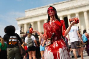 Grupos de direitos civis protestam nos EUA contra mudanças de Trump em regras eleitorais