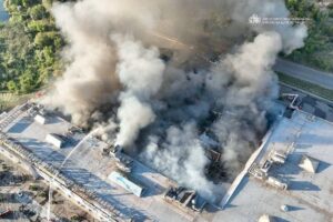 Ataque com drones e mísseis a shopping na Ucrânia mata 15 e fere 130