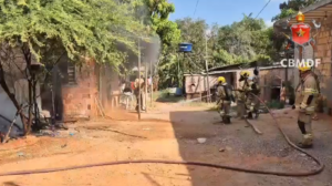 Incêndio destrói barraco e atinge segunda residência em São Sebastião